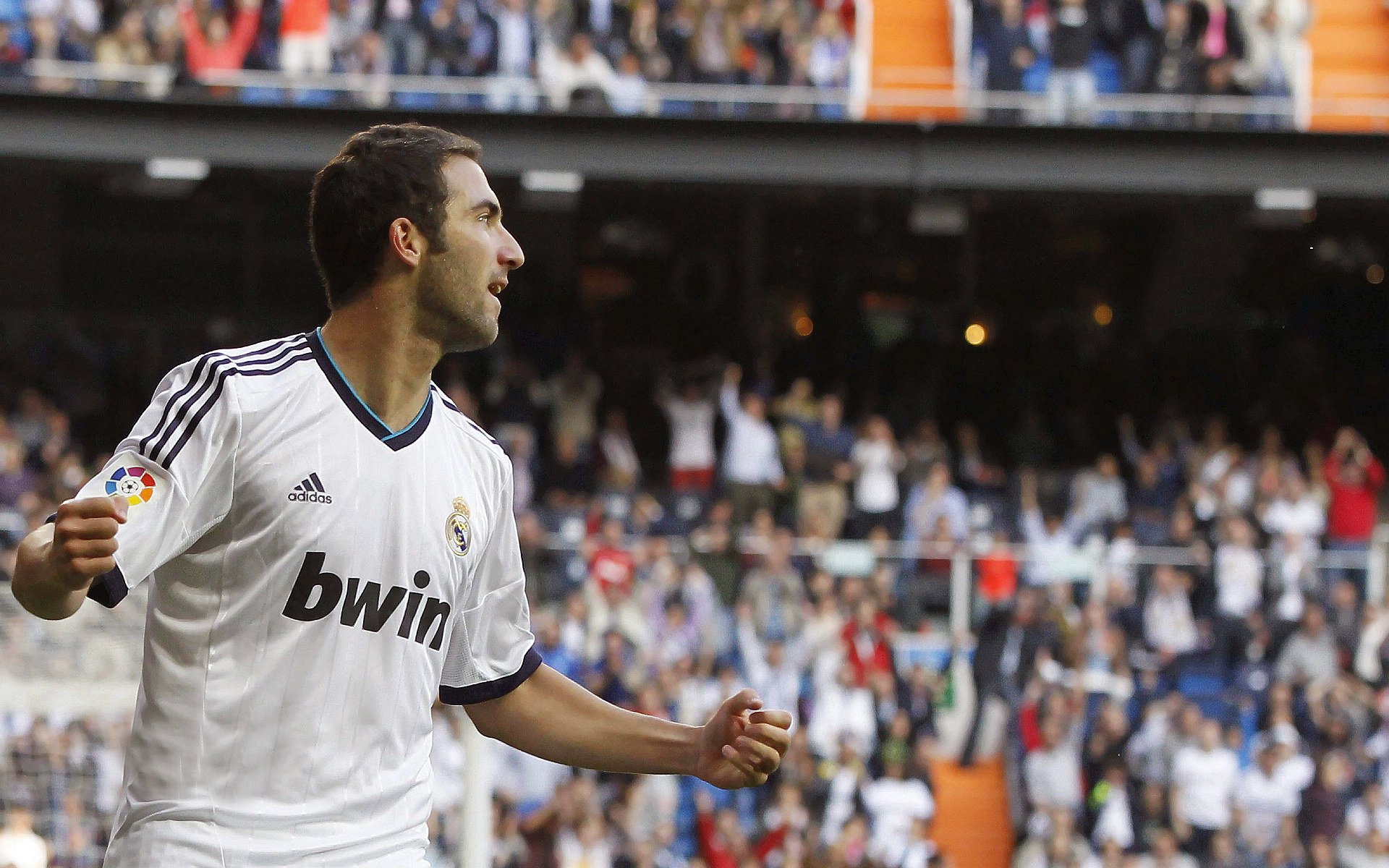 英超豪门展现领导力，争夺联赛冠军，英超土豪