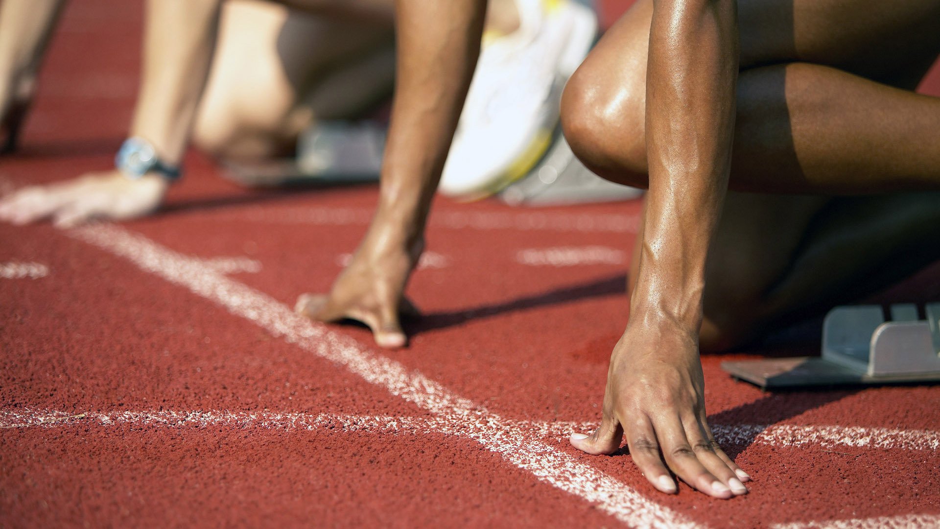 英格兰骑手安娜·史密斯在巴黎奥运会障碍赛中获得铜牌，表现出色。